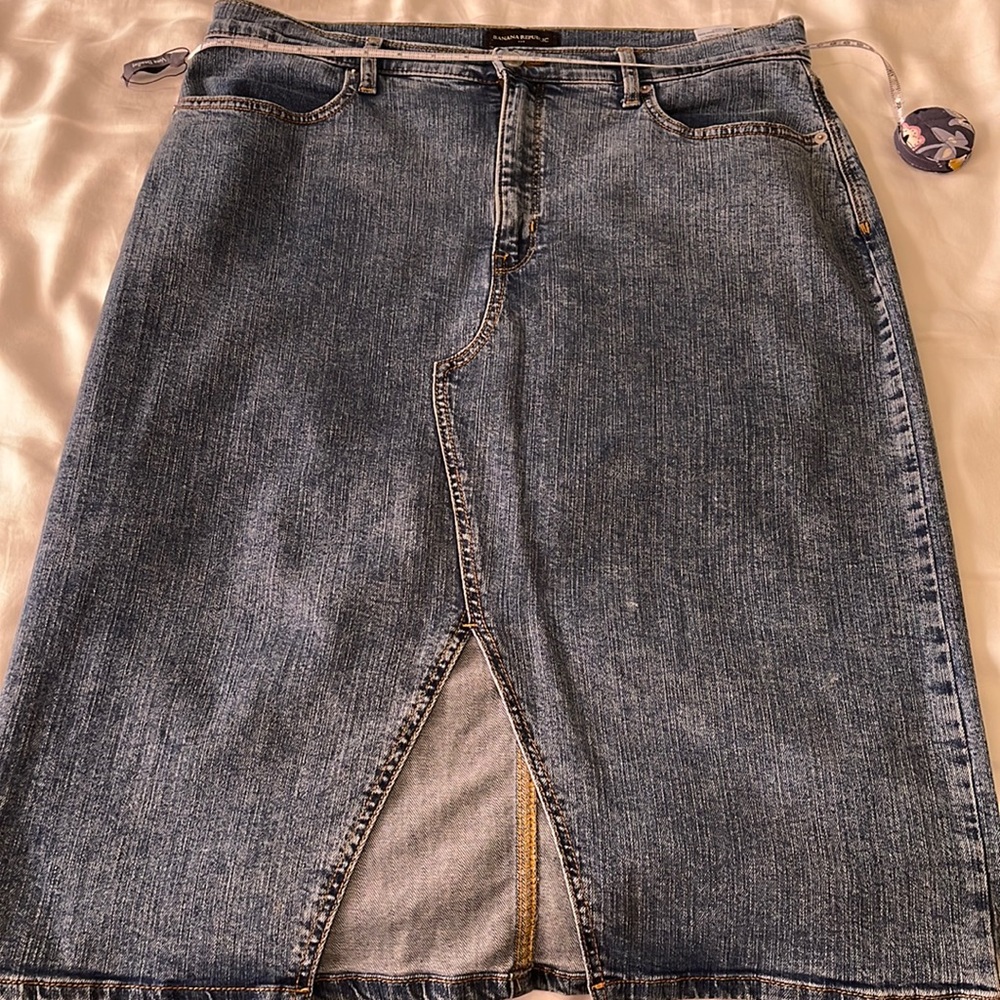 Banana republic denim skirt
